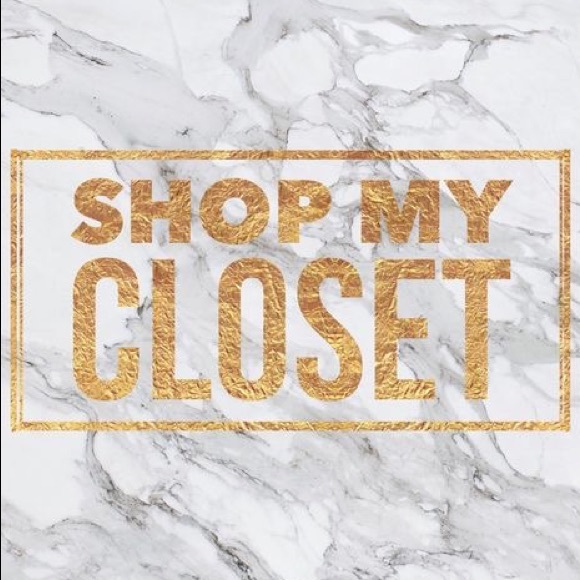 WELCOME TO MY CLOSET - Picture 3 of 3